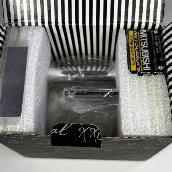 Things Remembered Gravity Pen Stand w/ Lighted Touch Clock NEW Sealed - Picture 6 of 7